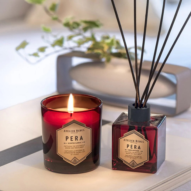 Ароматическая свеча ATELIER REBUL Pera 210 г